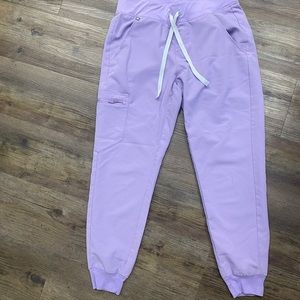 Figs joggers 💜